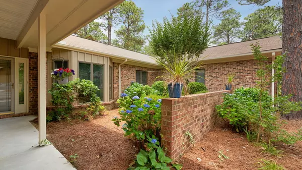 Southern Pines, NC 28387,734 Burlwood DR