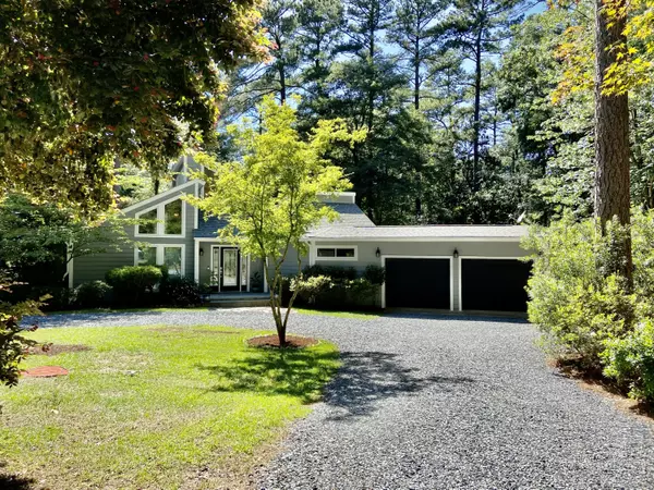 160 Golf Crest LN, Southern Pines, NC 28387