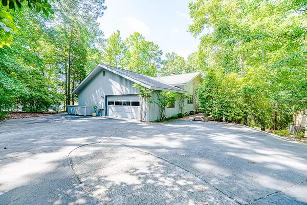 Sanford, NC 27332,3096 Fairway Woods