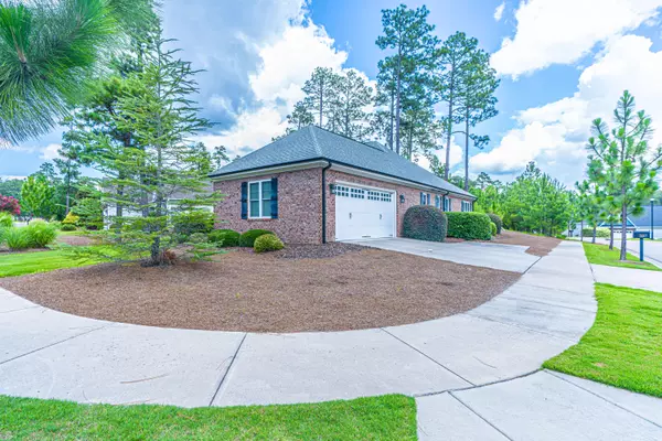 Southern Pines, NC 28387,201 Sundew CT