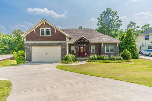 121 Hammerstone CIR, Whispering Pines, NC 28327