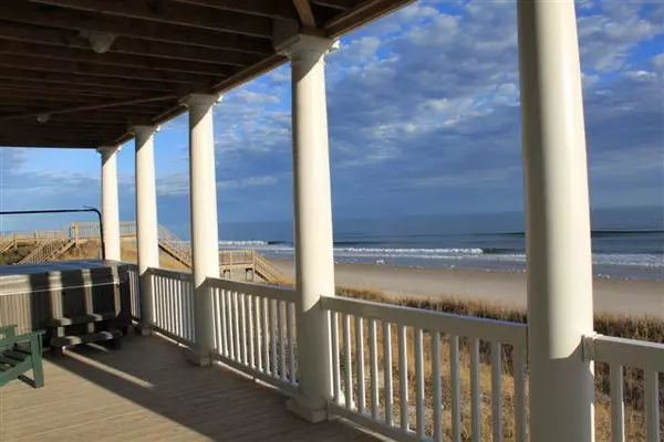 North Topsail Beach, NC 28460,4338 Island DR