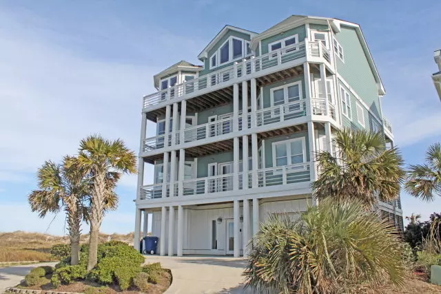 100 Oceanview LN, North Topsail Beach, NC 28460