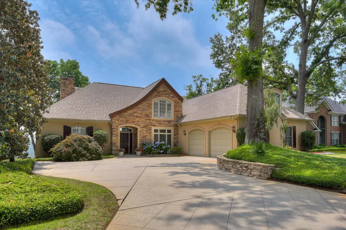 North Augusta, SC 29841,837 RIVER BLUFF RD