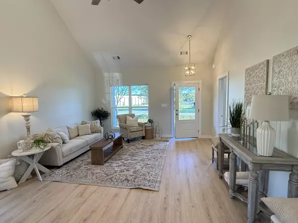 Lincolnton, GA 30817,200 Cathy WAY