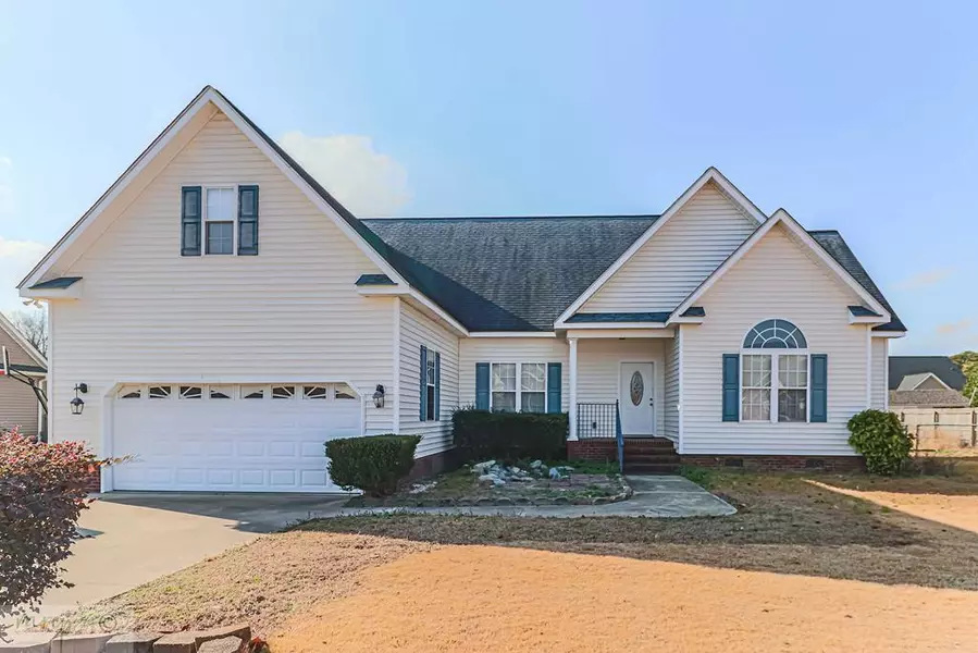 105 Maddux DR, Pikeville, NC 27863