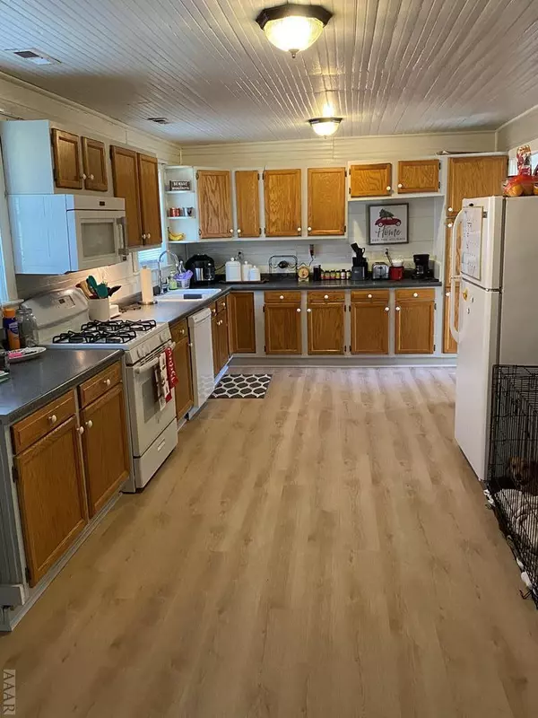 Shawboro, NC 27973,341 N Sandy Hook RD