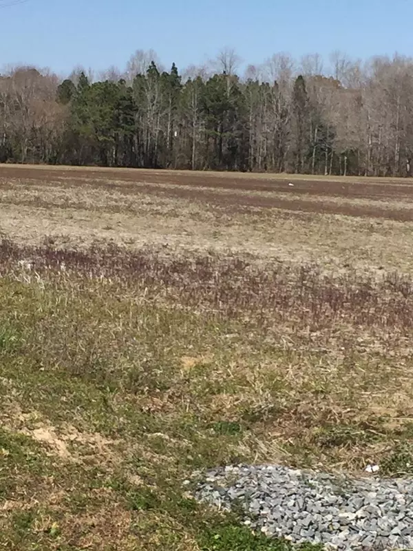 122 Meadow Ridge LN, Coinjock, NC 27923