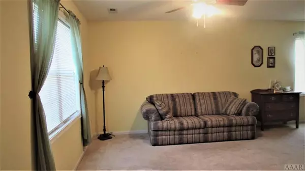 Elizabeth City, NC 27909,206 Oakwood LN