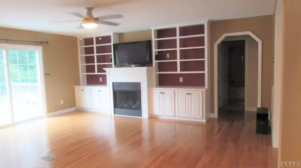 Elizabeth City, NC 27909,1005 Small DR