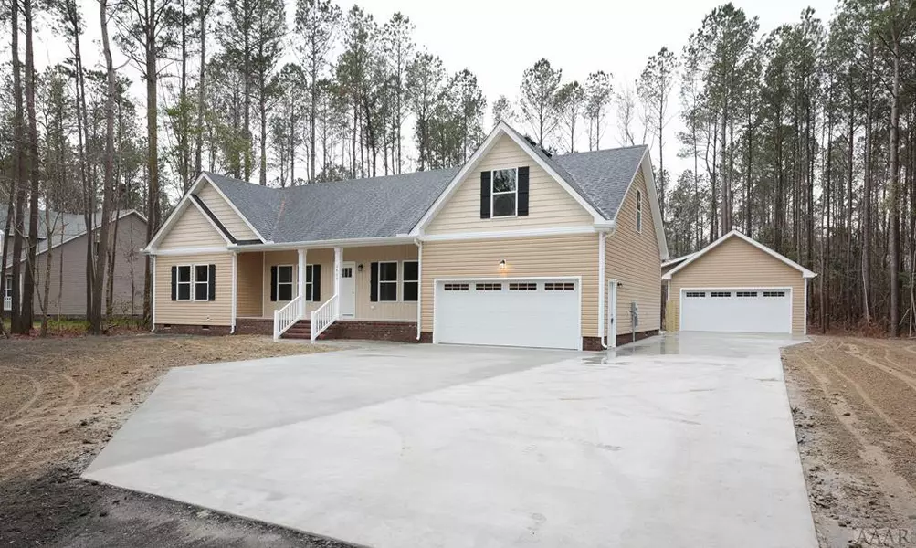 2424 Tulls Creek RD, Moyock, NC 27958