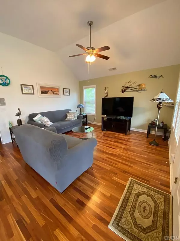 Kill Devil Hills, NC 27948,412 W Ocean Acres DR