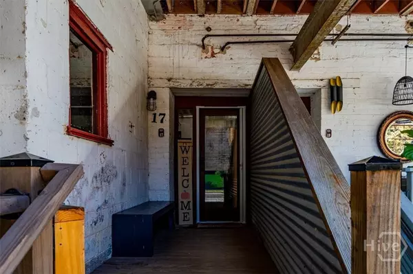 Athens, GA 30605,585 White CIR #17