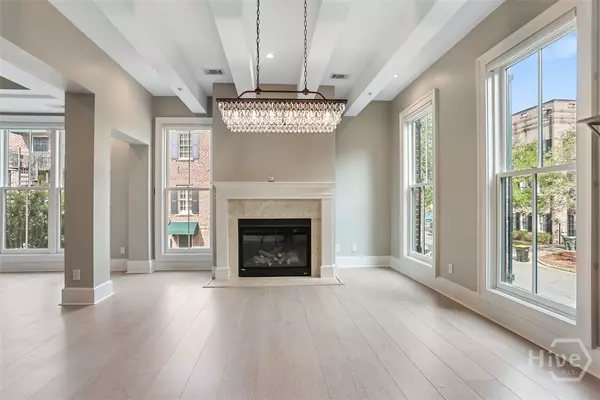 Savannah, GA 31401,407 E McDonough ST