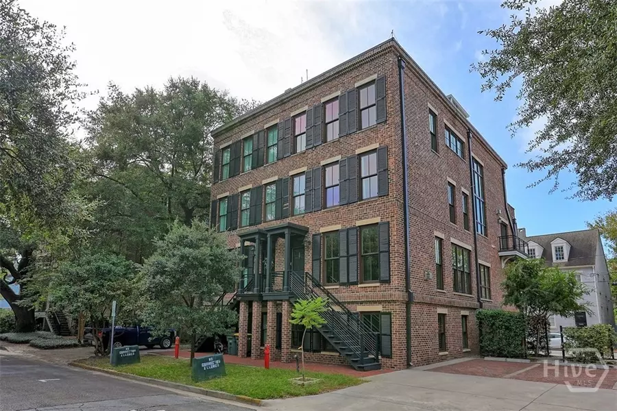 407 E McDonough ST, Savannah, GA 31401