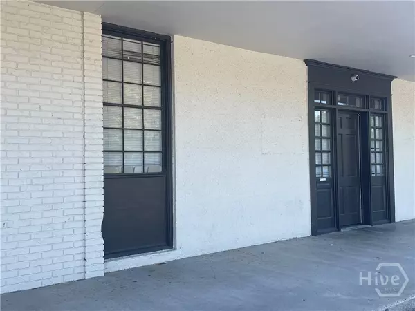 18 Harrell DR, Savannah, GA 31408