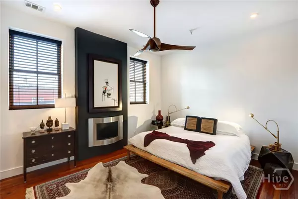 Savannah, GA 31401,9 W York ST #306