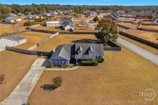 Hinesville, GA 31313,242 Parish LOOP NE