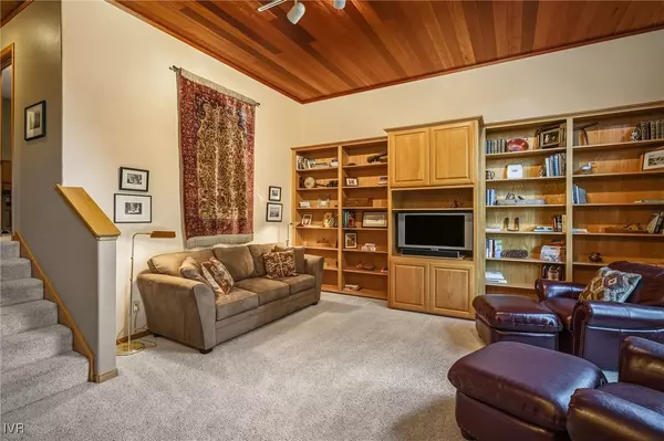 Incline Village, NV 89451,858 Jennifer ST