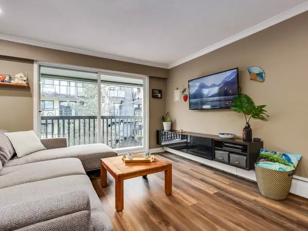 North Vancouver, BC V7M 1G1,270 W 3RD ST #313