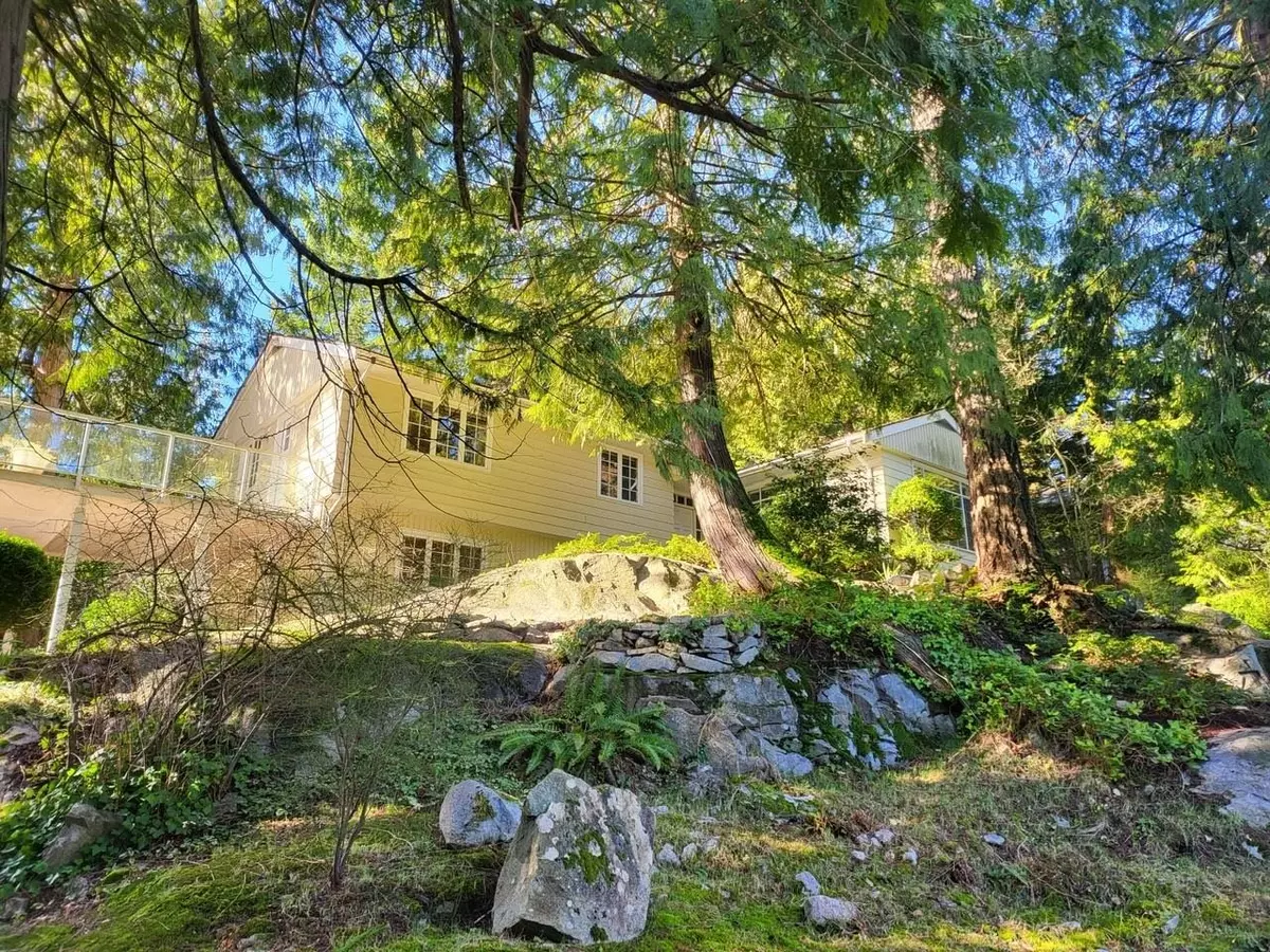 West Vancouver, BC V7W 2M7,4525 KEITH RD