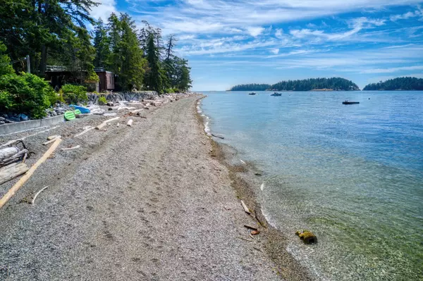 Sechelt, BC V7Z 0N1,6823 SUNSHINE COAST HWY