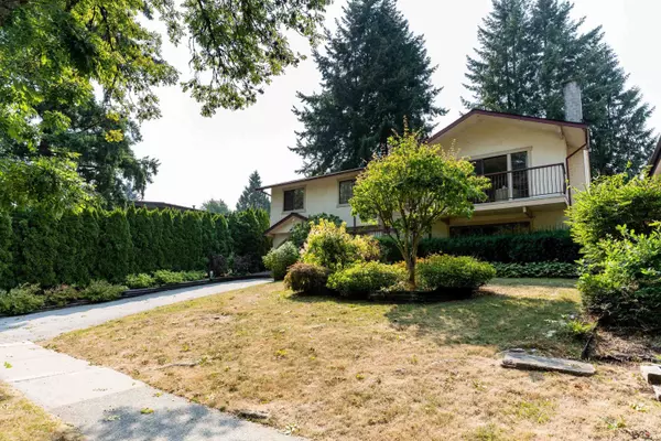 Burnaby, BC V5E 3W8,7996 LAKEFIELD DR