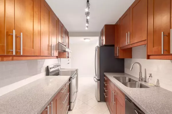 Vancouver, BC V6J 4X9,1530 MARINER WALK #308