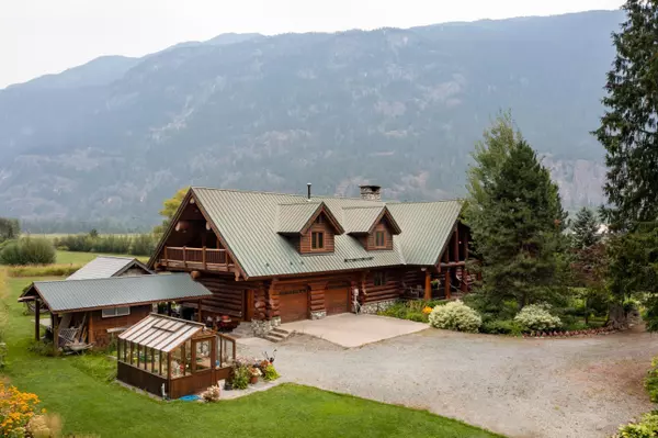 Pemberton, BC V0N 2L2,8225 PEMBERTON MEADOWS RD