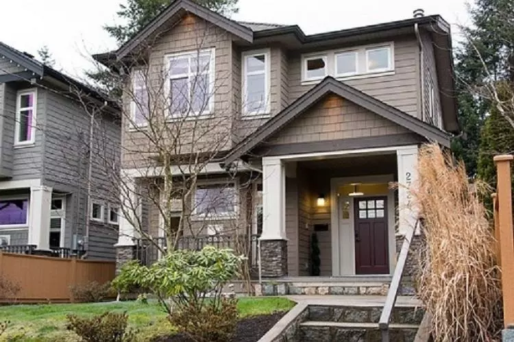 North Vancouver, BC V7H 1H1,2724 VIOLET ST