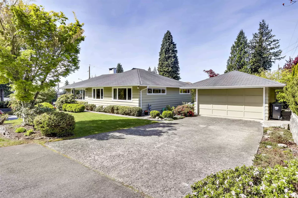 North Vancouver, BC V7R 3G2,3825 GLENVIEW CRES