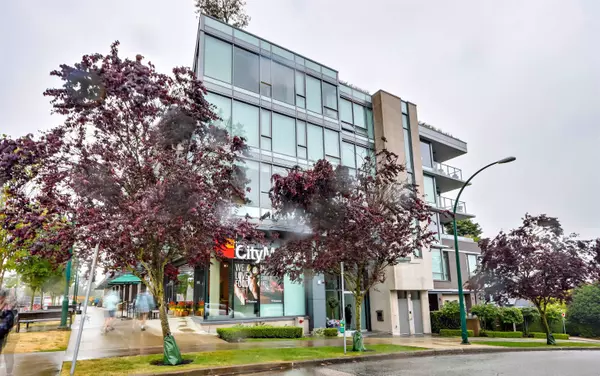 Vancouver, BC V6K 2Y5,2118 W 15TH AVE #315