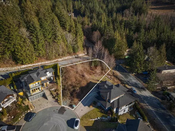 936 THISTLE PL Britannia Beach, BC V8B 1J2