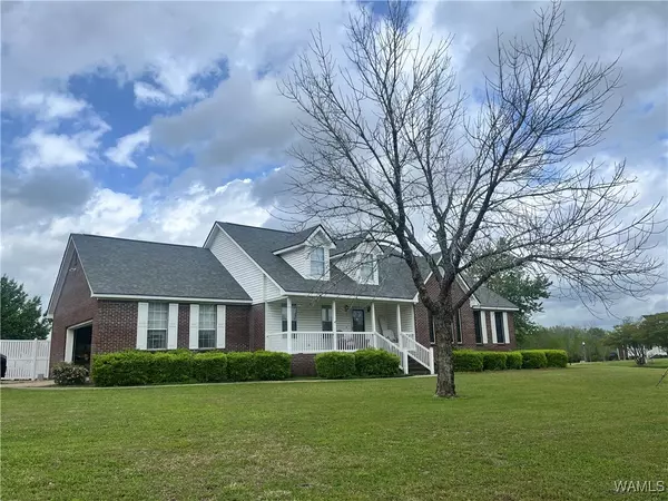 1102 Phil Harper DR, Demopolis, AL 36732