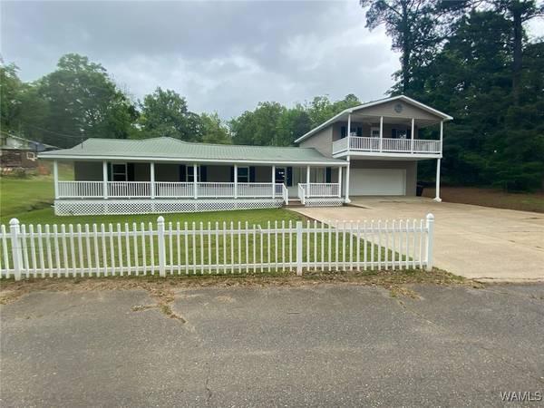 320 10th ST SW, Fayette, AL 35555