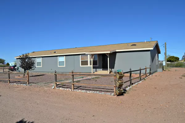 2448 N COUNTY HOSPITAL Road, Douglas, AZ 85607