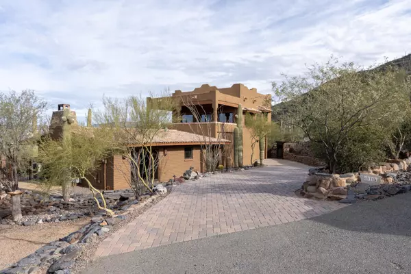 6114 E CARRIAGE Drive, Cave Creek, AZ 85331