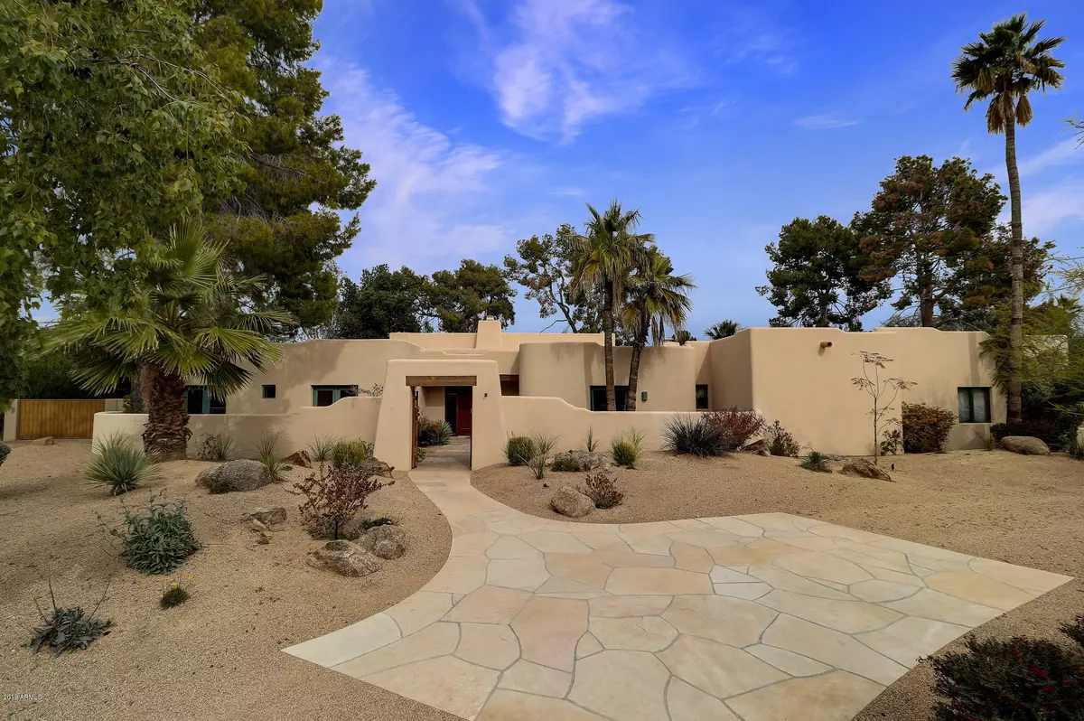 Paradise Valley, AZ 85253,6834 E BELMONT Circle