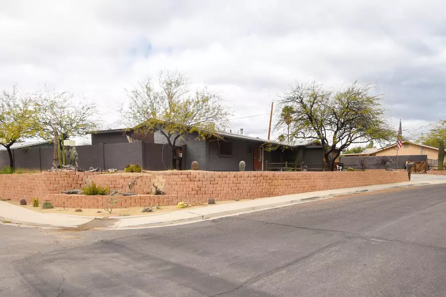 725 S YAQUI Drive, Wickenburg, AZ 85390