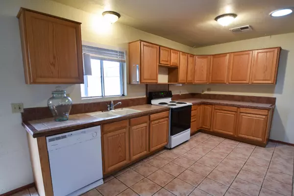 Wickenburg, AZ 85390,725 S YAQUI Drive