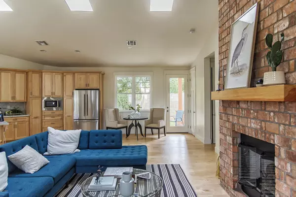 3307 E SELLS Drive, Phoenix, AZ 85018