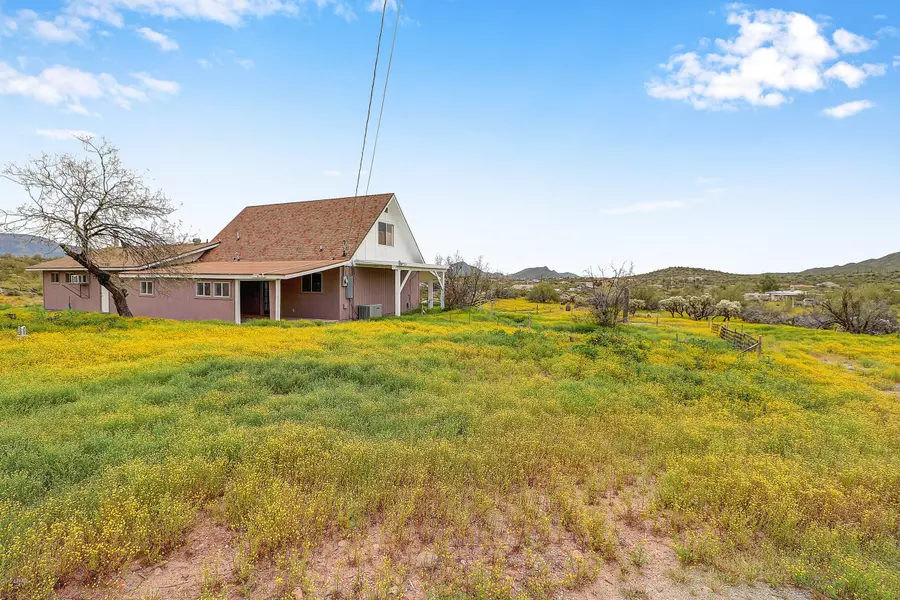 1715 W GOLDEN ECHO Drive, New River, AZ 85087