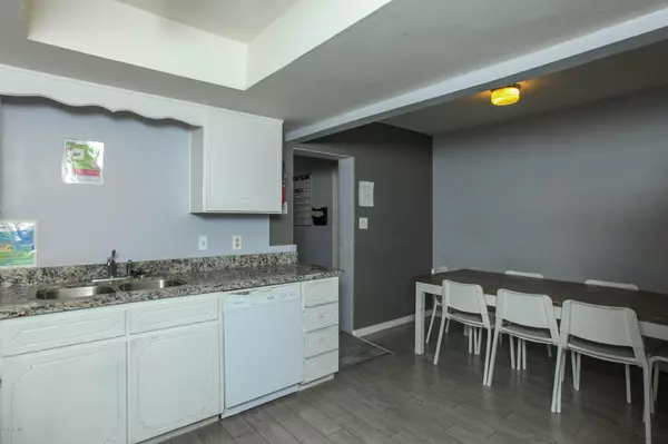 Mesa, AZ 85201,321 W 9TH Street