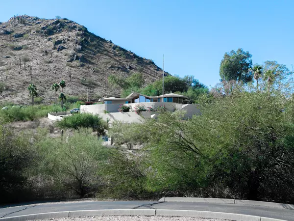 Paradise Valley, AZ 85253,7202 N RED LEDGE Drive