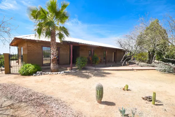 27125 Bullard Drive, Congress, AZ 85332