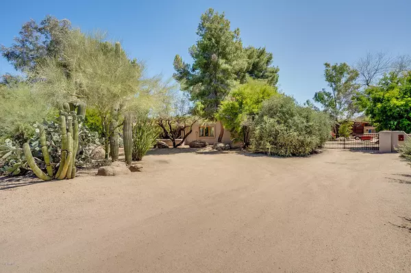 Paradise Valley, AZ 85253,5737 E Horseshoe Road