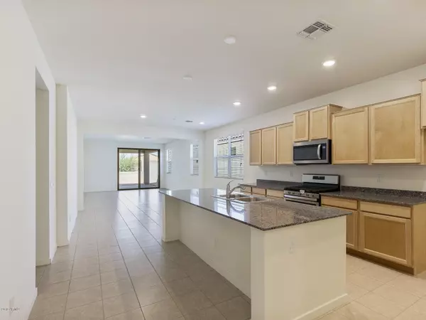 Tolleson, AZ 85353,9822 W TRUMBULL Road