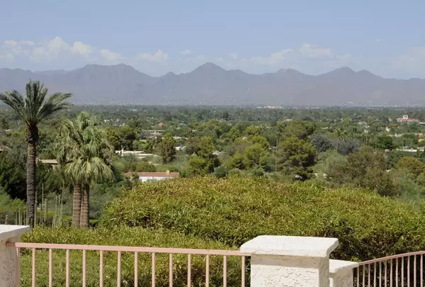 Paradise Valley, AZ 85253,6516 E MEADOWLARK Lane