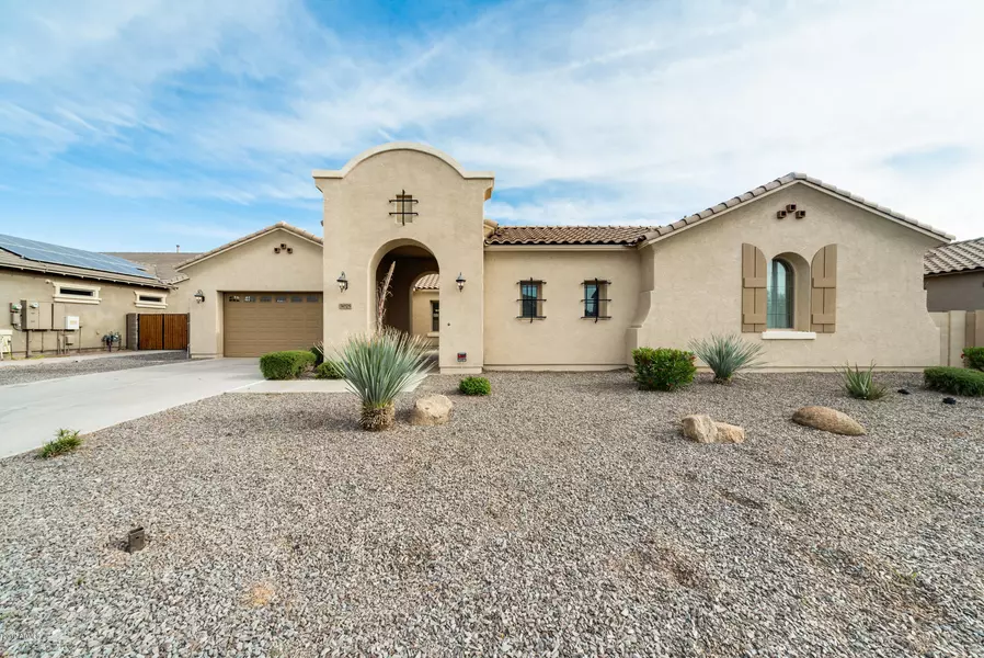 3075 E WARBLER Road, Gilbert, AZ 85297