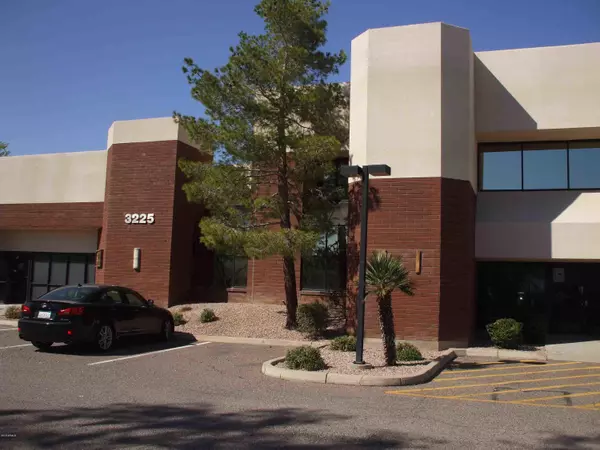 3225 N WASHINGTON Street, Chandler, AZ 85225